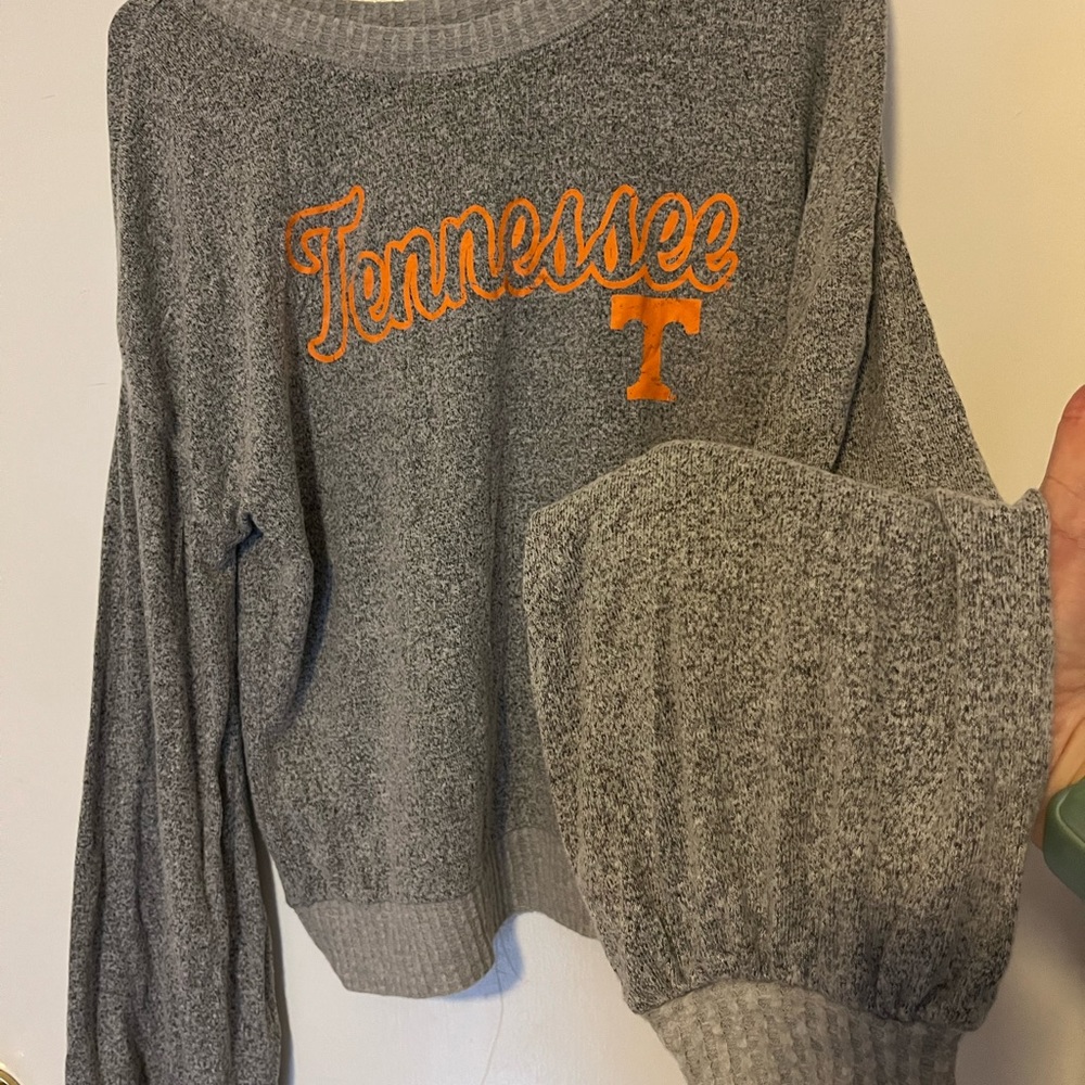 Women’s medium gray sweatshirt. Tennessee vols.